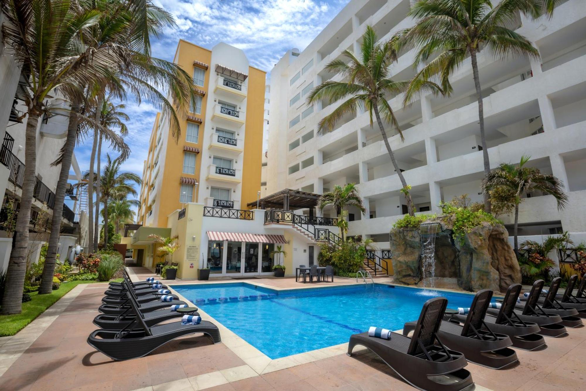 Best Western Hotel Posada Freeman Zona Dorada Масатлан Екстериор снимка